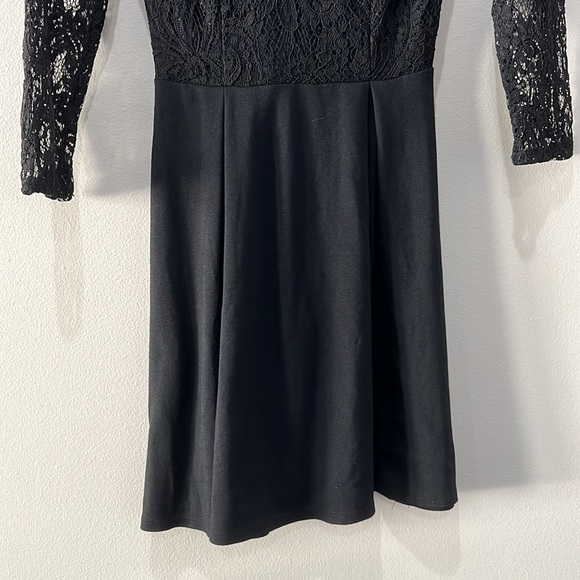 Francesca’s Black and Lace Dress in size XS - Picture 5 of 11